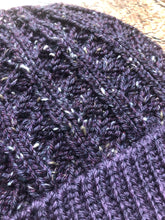 Load image into Gallery viewer, Pattern - The Capelin Beanie