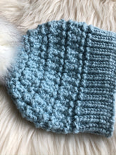 Load image into Gallery viewer, Pattern - The Xenia Beanie