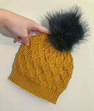 Load image into Gallery viewer, Pattern -  The Meli Beanie