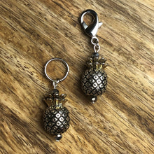 Load image into Gallery viewer, Antiqued Silver Pineapple