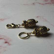 Load image into Gallery viewer, Antiqued Golden Pineapple