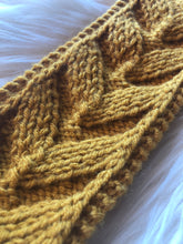 Load image into Gallery viewer, Pattern - The Arrow Headband #2