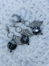 Load image into Gallery viewer, Black and Silver with Leaf